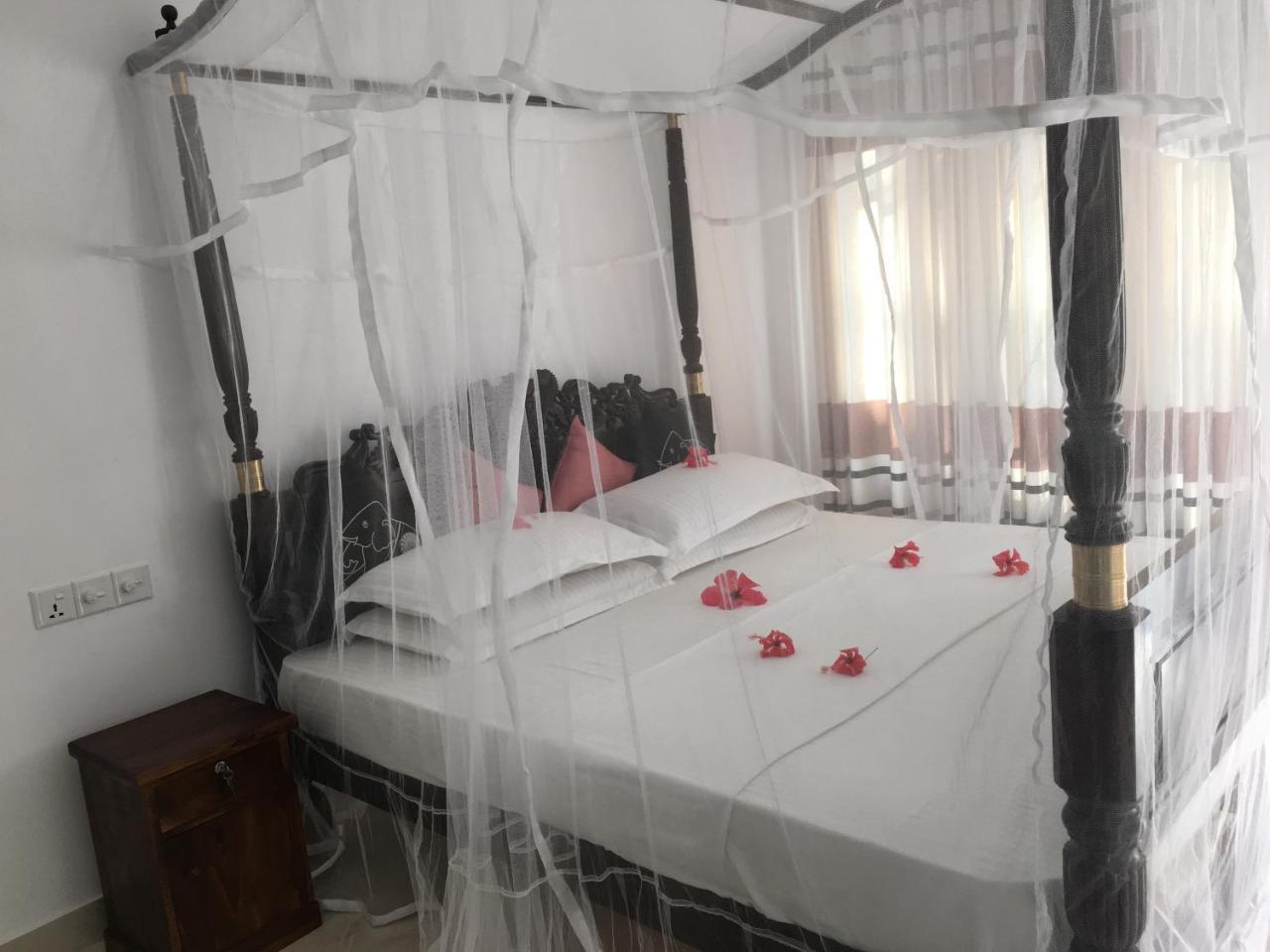 Hotel Sea Breeze Bentota Exterior foto